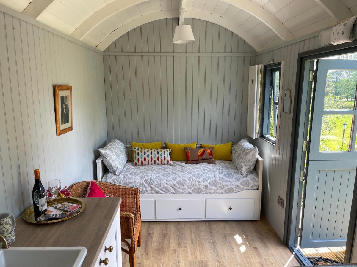 Hawthorn Hut Kilkenny Glamping At Jenkinstown House Hotel Jenkinstown Park Eksteriør billede