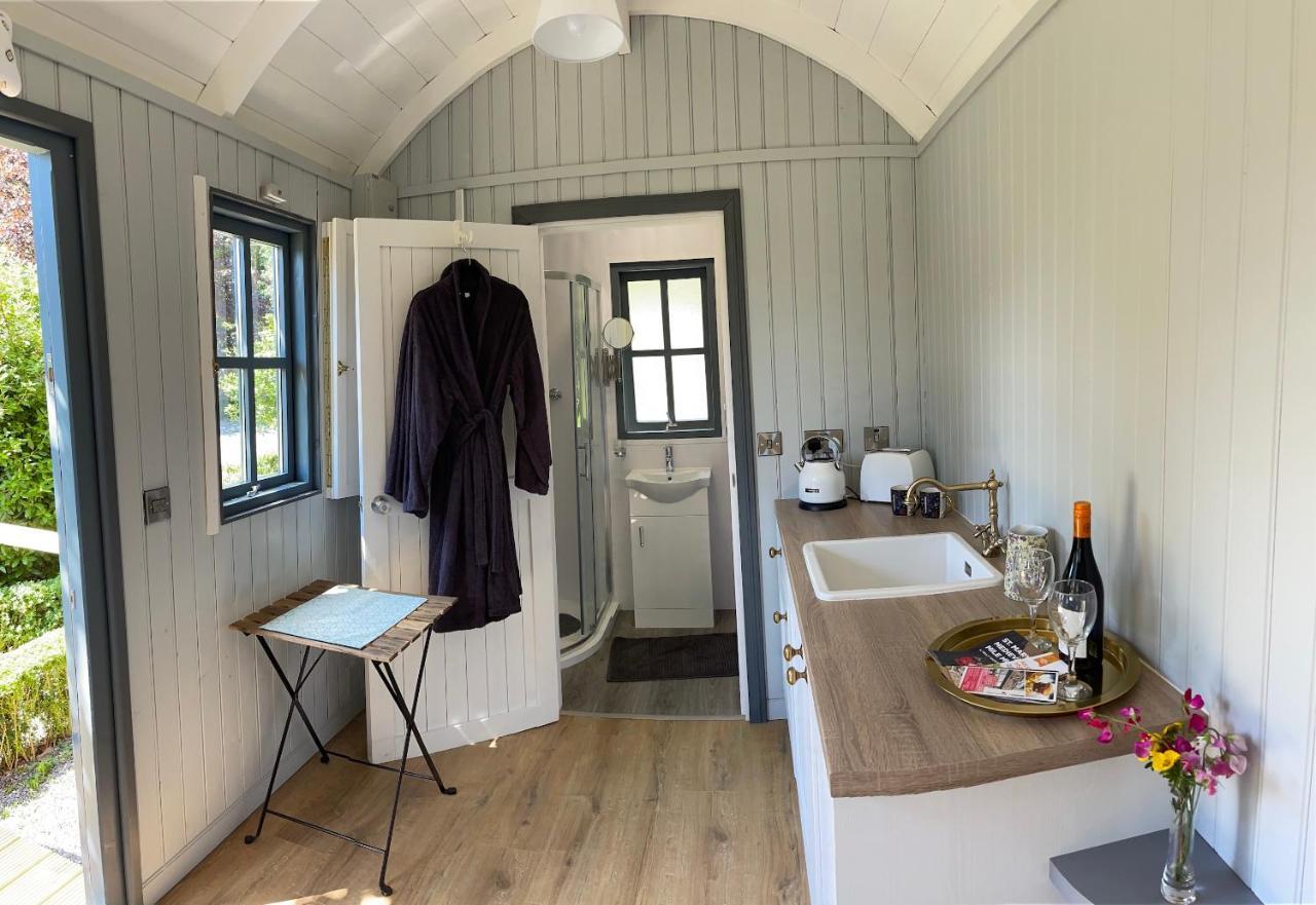 Hawthorn Hut Kilkenny Glamping At Jenkinstown House Hotel Jenkinstown Park Eksteriør billede