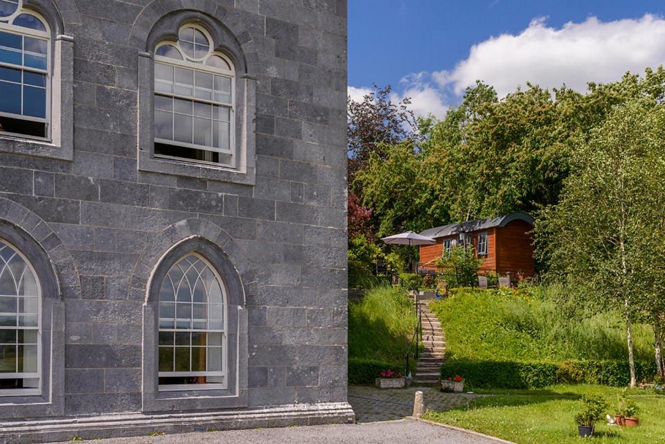 Hawthorn Hut Kilkenny Glamping At Jenkinstown House Hotel Jenkinstown Park Eksteriør billede