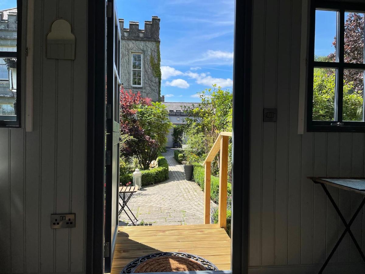 Hawthorn Hut Kilkenny Glamping At Jenkinstown House Hotel Jenkinstown Park Eksteriør billede
